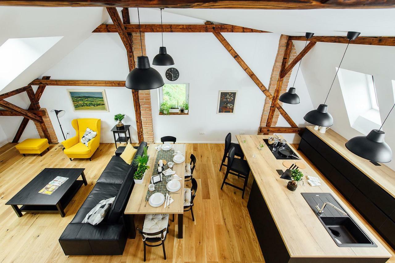 Loft V Historickom Centre Trencin Exterior photo